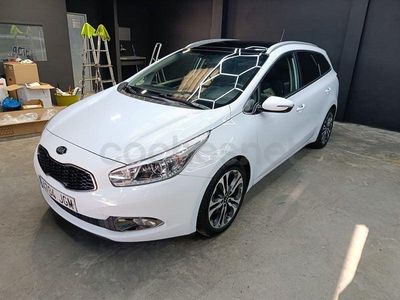 Usado Kia Ceed Sportswagon 128 CV (94 kW) 2015 Blanco Familiar