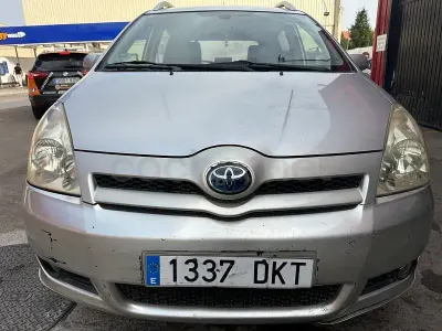 Usado Toyota Corolla Verso Sol 129 CV (94 kW) 2006 Gris / plata Monovolumen