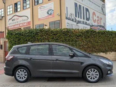 Usado Ford S-MAX Titanium 150 CV (110 kW) 2021 Gris / plata Monovolumen