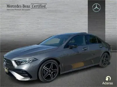 Usado Mercedes A200 150 CV (110 kW) 2025 Gris montaña Berlina