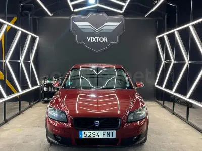 Usado Volvo C30 Momentum 125 CV (91 kW) 2007 Granate Utilitario