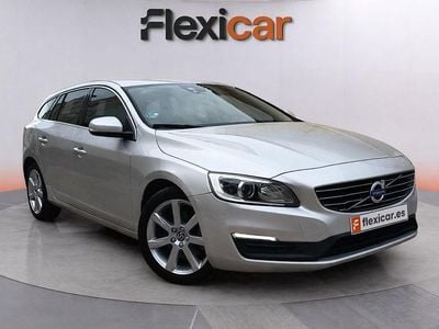 Usado Volvo V60 Kinetic 152 CV (111 kW) 2018 Gris Familiar