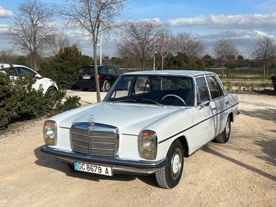 Mercedes 220