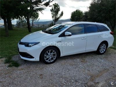 Toyota Auris Hybrid