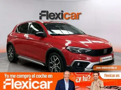 Usado Fiat Tipo Cross 101 CV (74 kW) 2021 Rojo Berlina