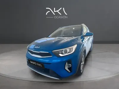 Usado Kia Stonic 84 CV (61 kW) 2022 Azul SUV