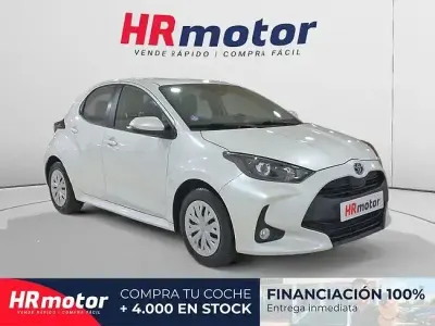 Usado Toyota Yaris Business Edition 116 CV (85 kW) 2022 Blanco Utilitario