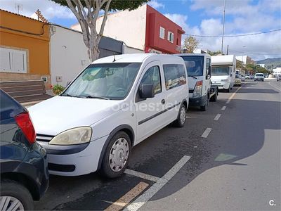 Usado Opel Combo Essentia 75 CV (55 kW) 2009 Blanco Monovolumen