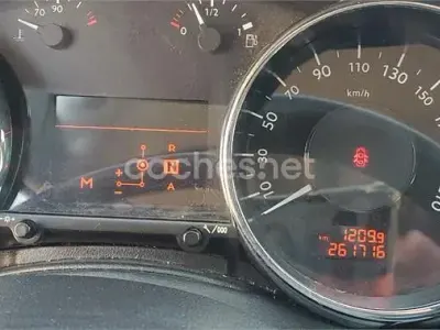 Usado Peugeot 5008 Active 112 CV (82 kW) 2012 Rojo Monovolumen