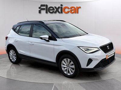Usado Seat Arona Style 116 CV (85 kW) 2022 Blanco SUV