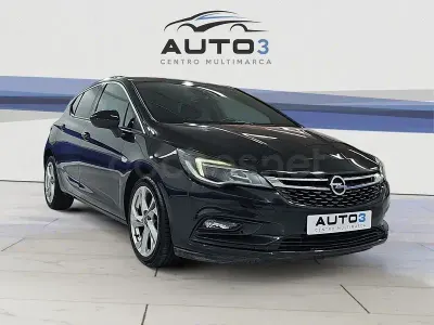 Usado Opel Astra Excellence 136 CV (100 kW) 2016 Negro Berlina