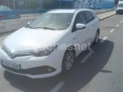 Usado Toyota Auris Hybrid