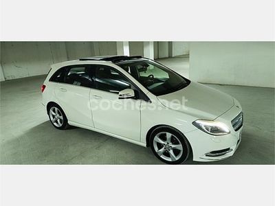 Usado Mercedes B180 109 CV (80 kW) 2014 Blanco Monovolumen