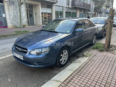 Azul Usado 2005 Subaru Legacy Berlina | 3700 €