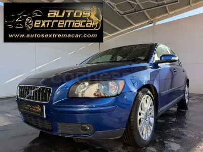 Usado Volvo S40 Momentum 125 CV (91 kW) 2006 Azul Berlina
