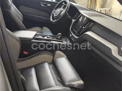 Usado Volvo XC60 R-Design 340 CV (250 kW) 2021 Gris / plata SUV