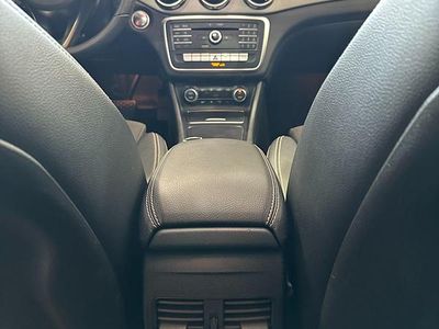 Rojo Usado 2019 Mercedes GLA180 SUV | 21.900 € (Precio justo)