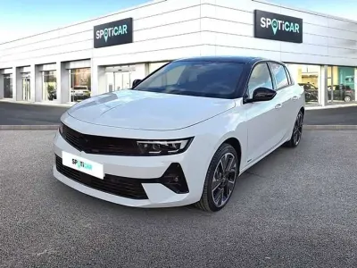 Usado Opel Astra 114 kW (156 CV) 2023 Blanco Berlina