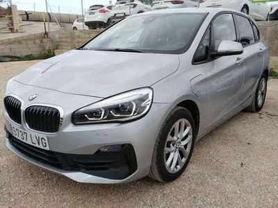 Plateado Usado 2022 BMW 225 Monovolumen | 15.075 € (Precio justo)