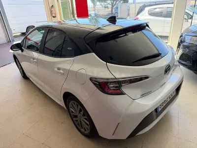 Usado Toyota Corolla 122 CV (89 kW) 2020 Blanco Berlina