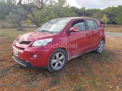 Rojo Usado 2009 Toyota Urban Cruiser Active Berlina | 7800 € (Precio justo)