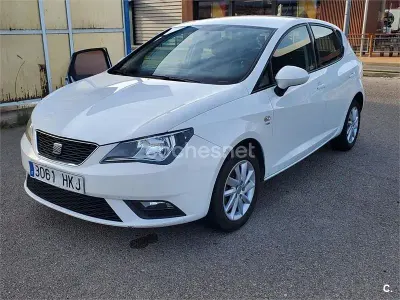 Usado Seat Ibiza Style 105 CV (77 kW) 2012 Blanco Berlina