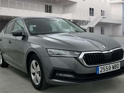 Usado Skoda Octavia Ambition 131 CV (96 kW) 2022 Gris Utilitario