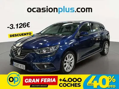 Usado Renault Mégane GrandTour Zen 140 CV (102 kW) 2019 Azul Familiar