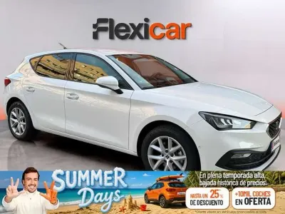 Usado Seat Leon Style 131 CV (96 kW) 2022 Blanco Utilitario