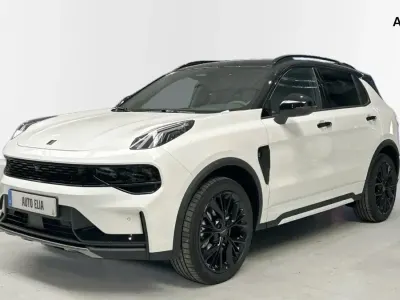 Ny Lynk & Co 01 280 HK (205 kW) 2025 Svart SUV