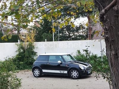 Usado Mini ONE 90 CV (66 kW) 2004 Negro Utilitario
