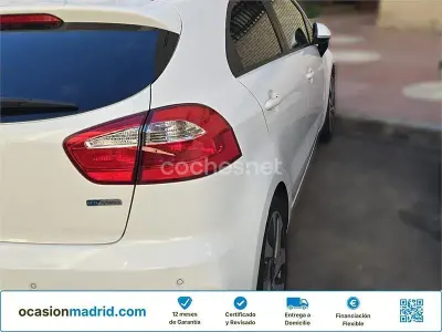 Usado Kia Rio 84 CV (61 kW) 2016 Blanco Utilitario
