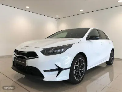 Usado Kia Ceed Style 100 CV (73 kW) 2024 Blanco Utilitario