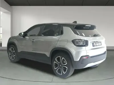 Usado Jeep Avenger Summit 100 CV (73 kW) 2024 Gris SUV