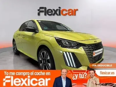 Usado Peugeot 208 Allure 100 CV (73 kW) 2025 Verde Utilitario