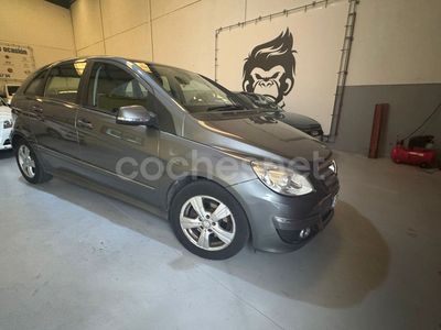 Mercedes B200