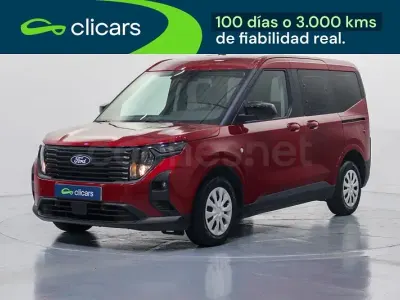 Usado Ford Tourneo Courier Trend 125 CV (91 kW) 2024 Rojo Monovolumen