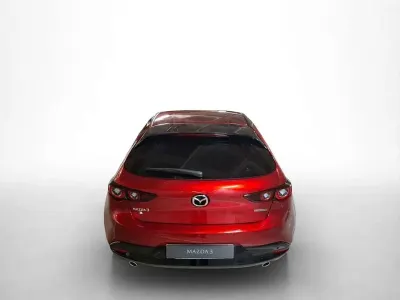 Usado Mazda 3 Exclusive-Line 140 CV (102 kW) 2025 Rojo Utilitario