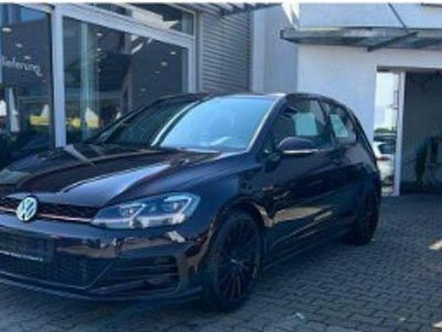 Usado VW Golf VII GTI 2018 Negro metalizado Utilitario