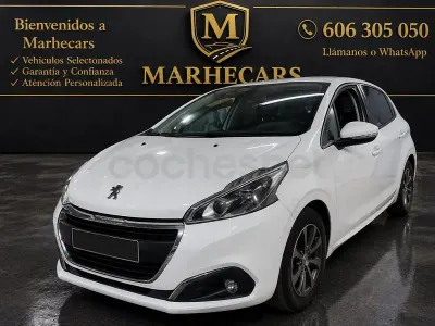 Usado Peugeot 208 Allure 110 CV (80 kW) 2015 Blanco Utilitario