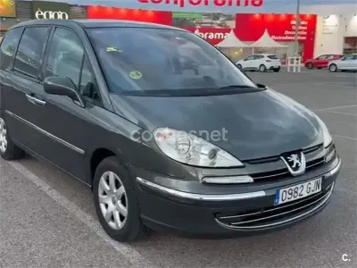 Usado Peugeot 807 136 CV (100 kW) 2008 Verde Monovolumen