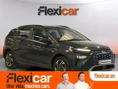 Usado Hyundai Bayon 100 CV (73 kW) 2023 Gris SUV