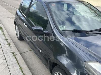 Usado Renault Clio II Dynamique 85 CV (62 kW) 2006 Negro Berlina