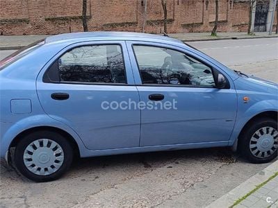 Usado Chevrolet Kalos SE 83 CV (61 kW) 2004 Azul Berlina