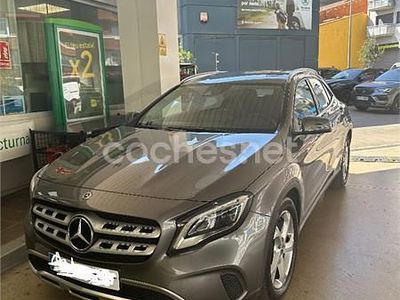 Gris / plata Usado 2019 Mercedes GLA200 SUV | 25.500 € (Buen precio)