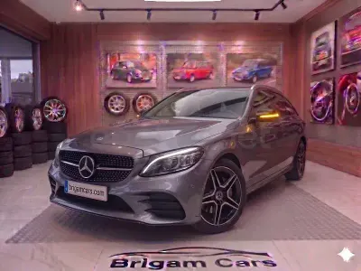 Usado Mercedes C220 194 CV (142 kW) 2021 Gris / plata Familiar