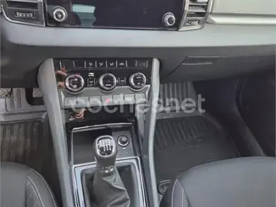 Usado Skoda Karoq Ambition 115 CV (84 kW) 2020 Gris / plata SUV