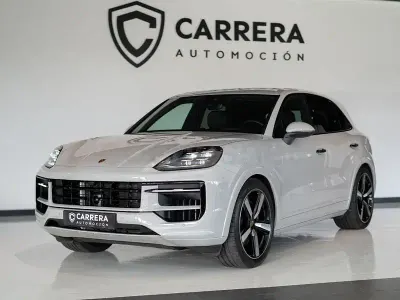 Käytetty Porsche Cayenne 470 HP (345 kW) 2024 Harmaa Katumaasturi