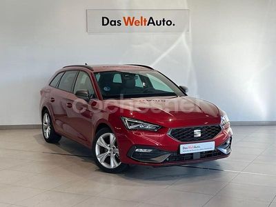 Usado Seat Leon FR 150 CV (110 kW) 2024 Rojo Familiar