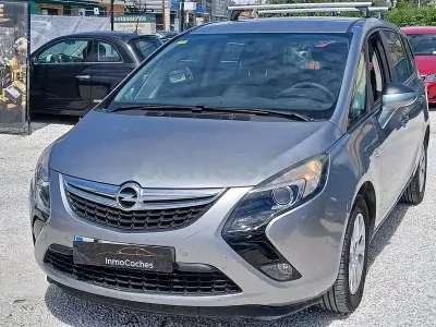 Usado Opel Zafira Tourer Selective 131 CV (96 kW) 2015 Gris / plata Monovolumen